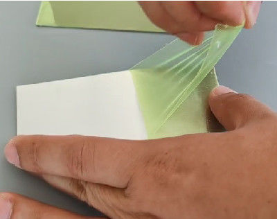 Giá tốt. Nhựa đệm tạm thời không màu vàng minh bạch cao cho sơn móng / bảo vệ trực tuyến