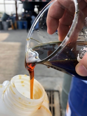 Giá tốt. Nhựa nhựa epoxy phủ màu vàng nâu với khả năng chống nước tuyệt vời / tự khô hoặc nướng trực tuyến